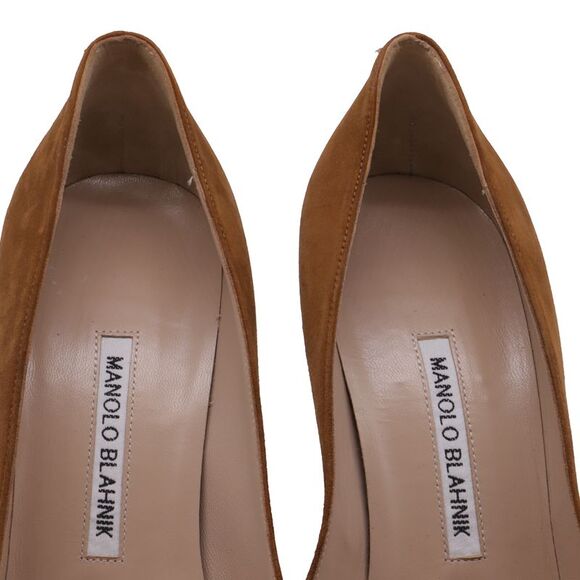 Manolo Blahnik Pointed-Toe Pumps in Brown Suede - Picture 8 of 9